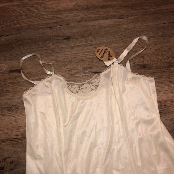 𝅺vintage 70s Hanna Satin Feel Lace Trim Night Gown Slip Ribbon Strap New - Picture 7 of 10